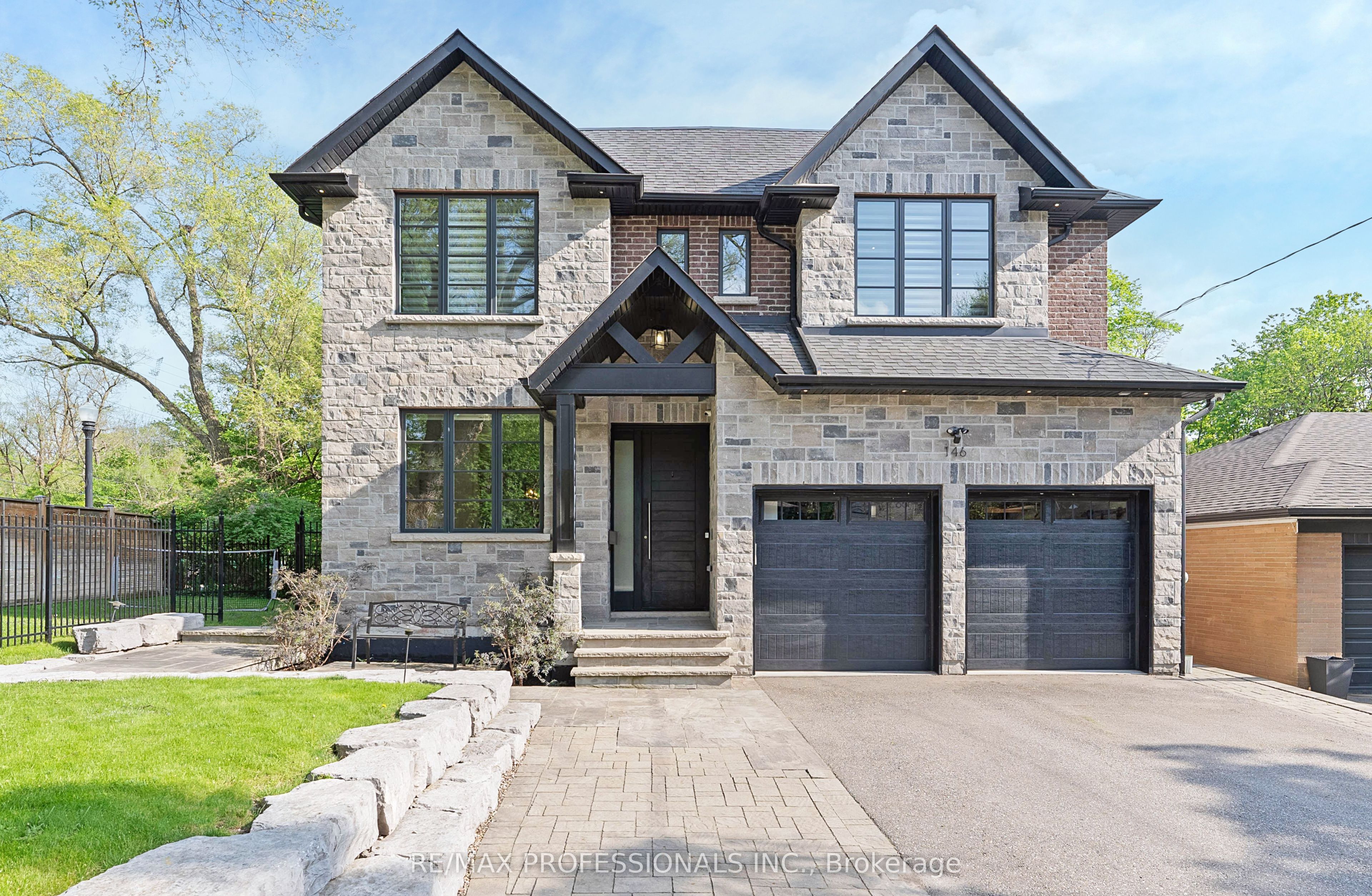 146 Thompson Avenue, Toronto, ON, M8Z 3V2