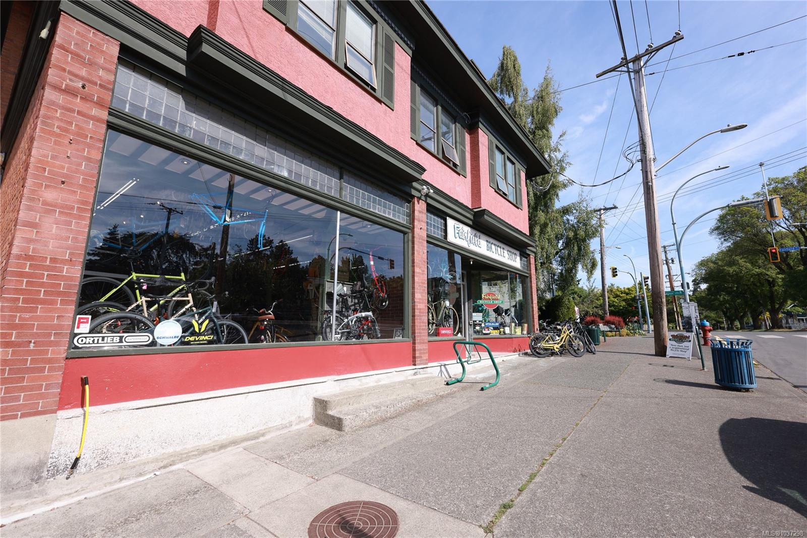 Additional image 3 of 390 Moss Street, Victoria, BC, V8V 4N1