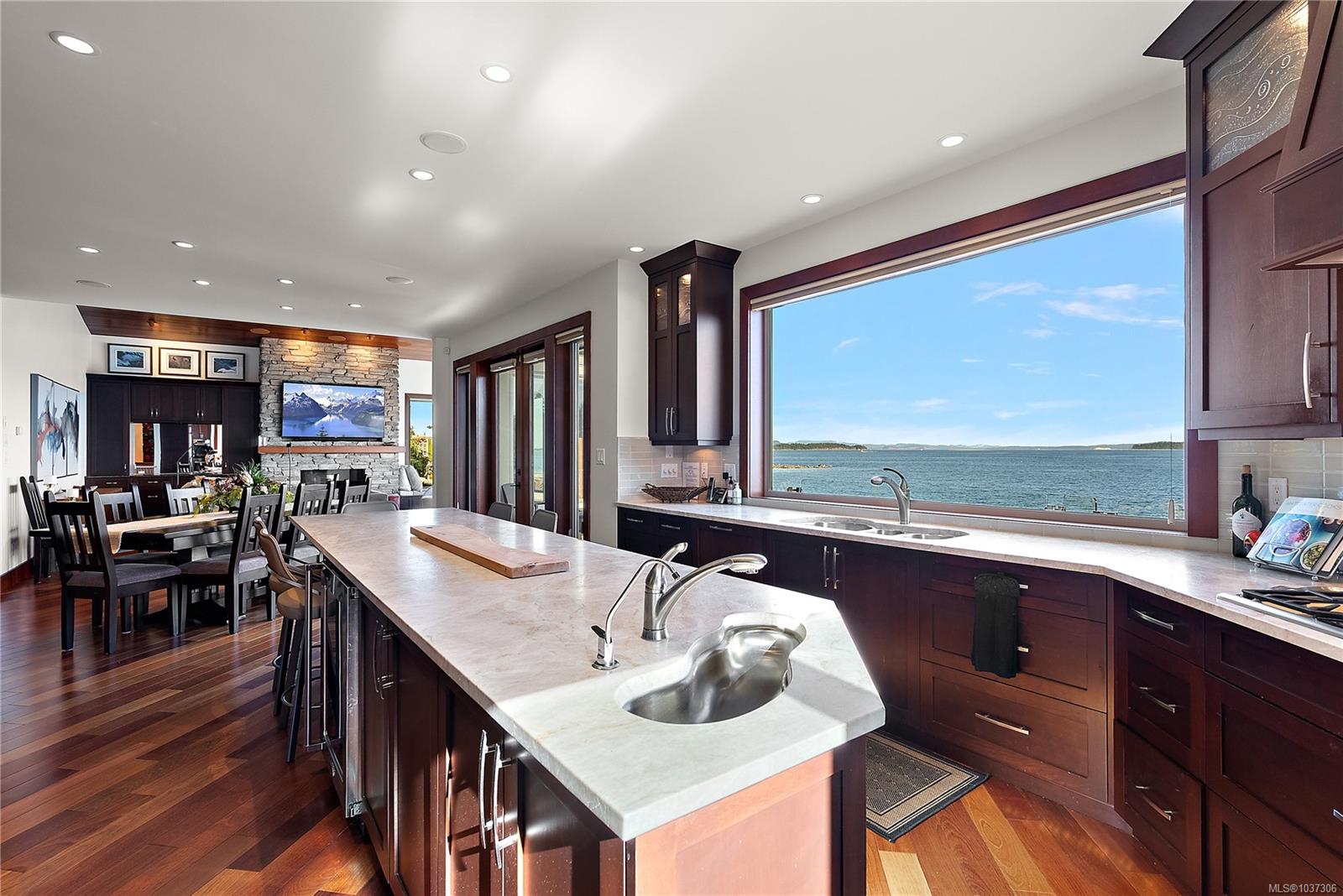 Additional image 2 of 10206 Surfside Place, Sidney, BC, V8L 3R5