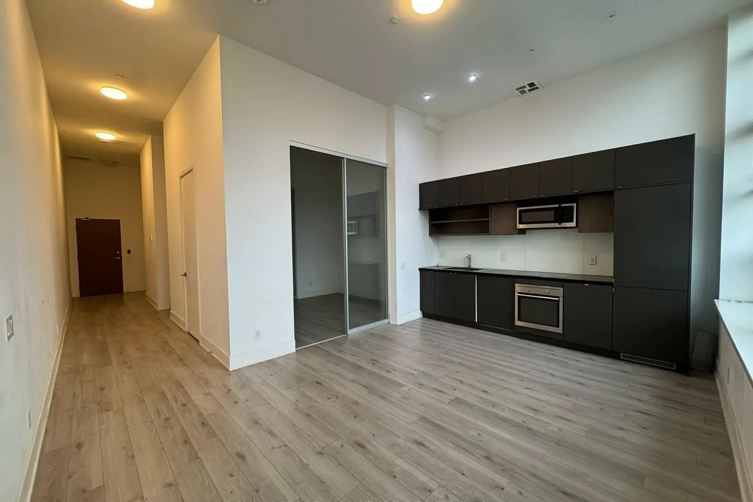 Additional image 3 of 111 St Clair Avenue 802