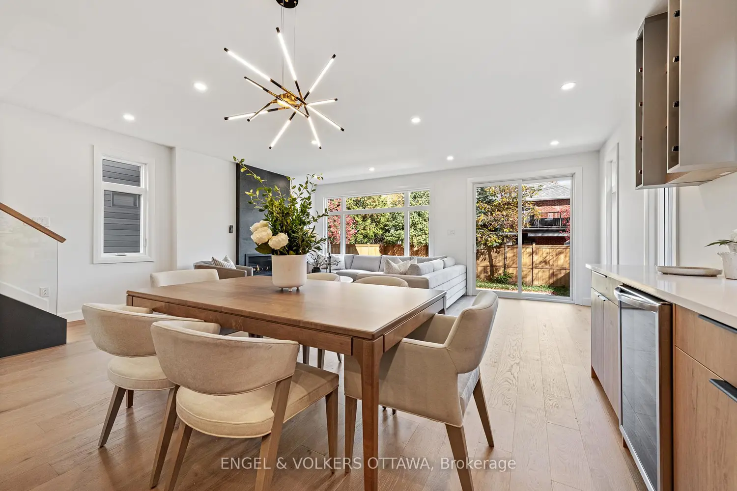 493 Highcroft Avenue photo 4