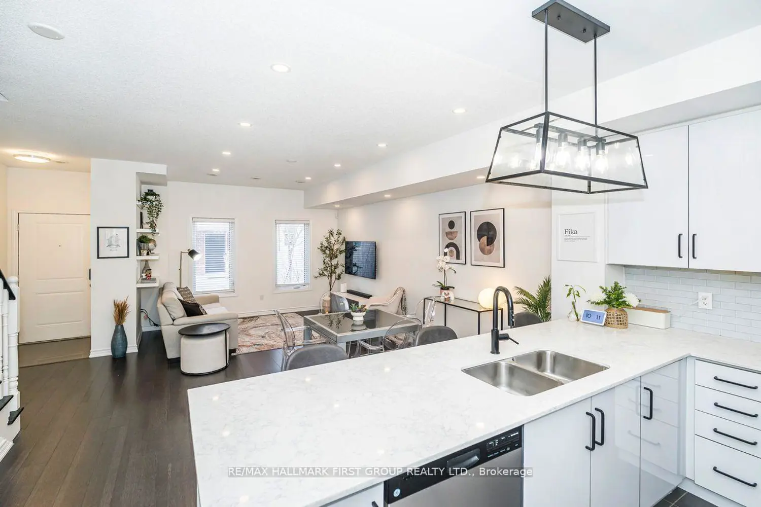 Additional image 9 of 1040 Elton Way 10