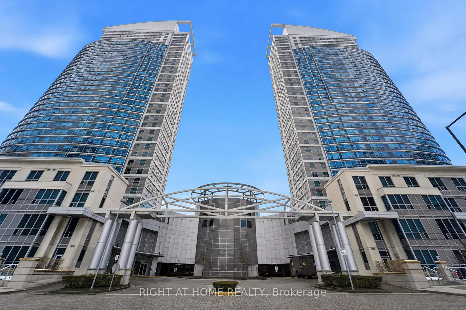 38 Lee Centre Drive 1612