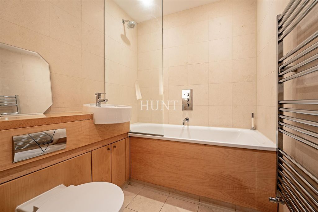 Additional image 7 of 2 bed flat to rentThe Atrium, Lower Queens Road, Buckhurst Hill IG9