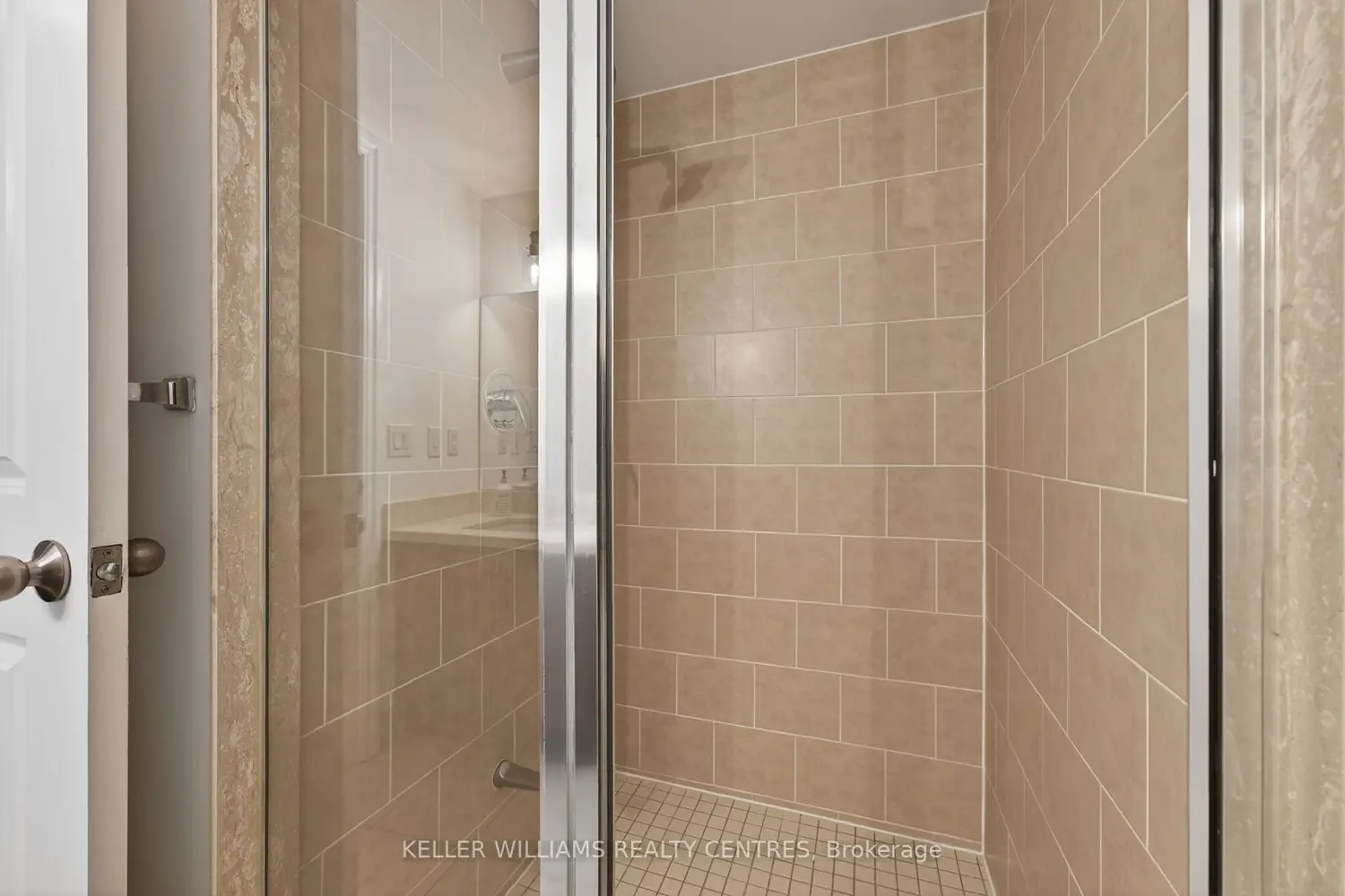 Additional image 6 of 57 Upper Duke Crescent 304