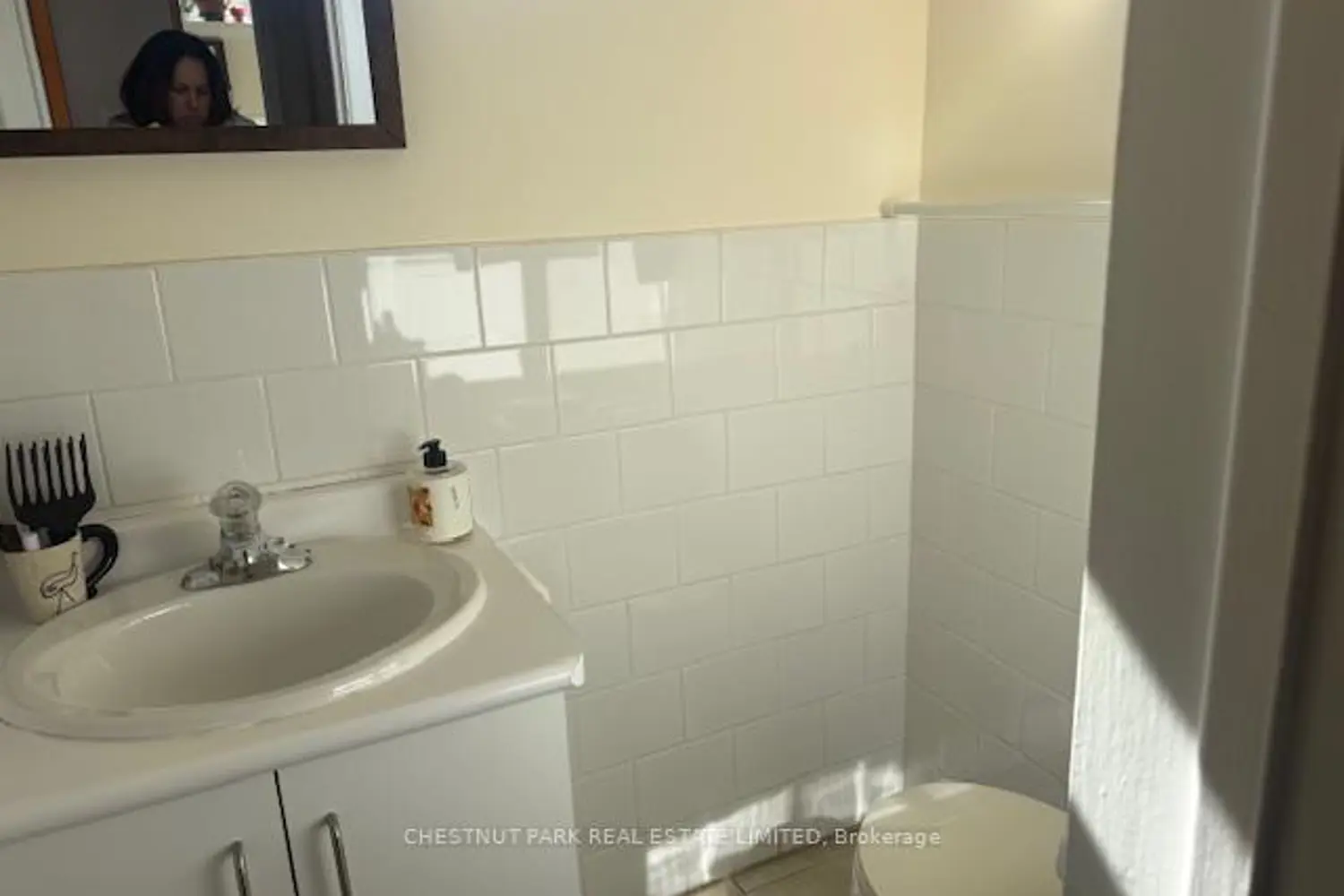 Additional image 11 of 757 Lawrence Avenue