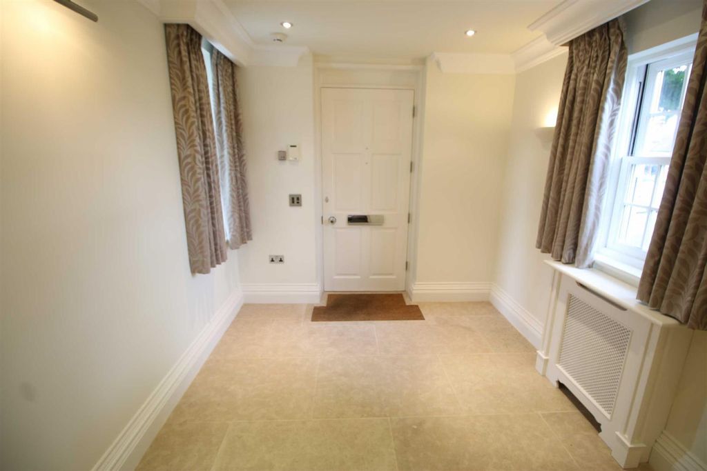 Additional image 3 of 5 bed detached house to rentThe Green, High Coniscliffe, Darlington DL2