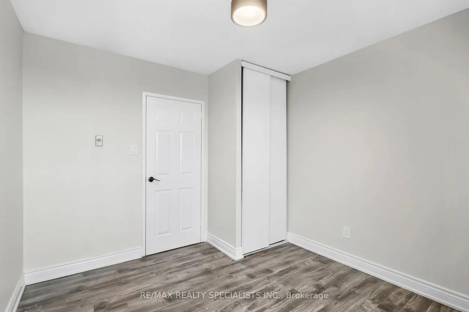 Additional image 9 of 3025 Queen Frederica Drive 602