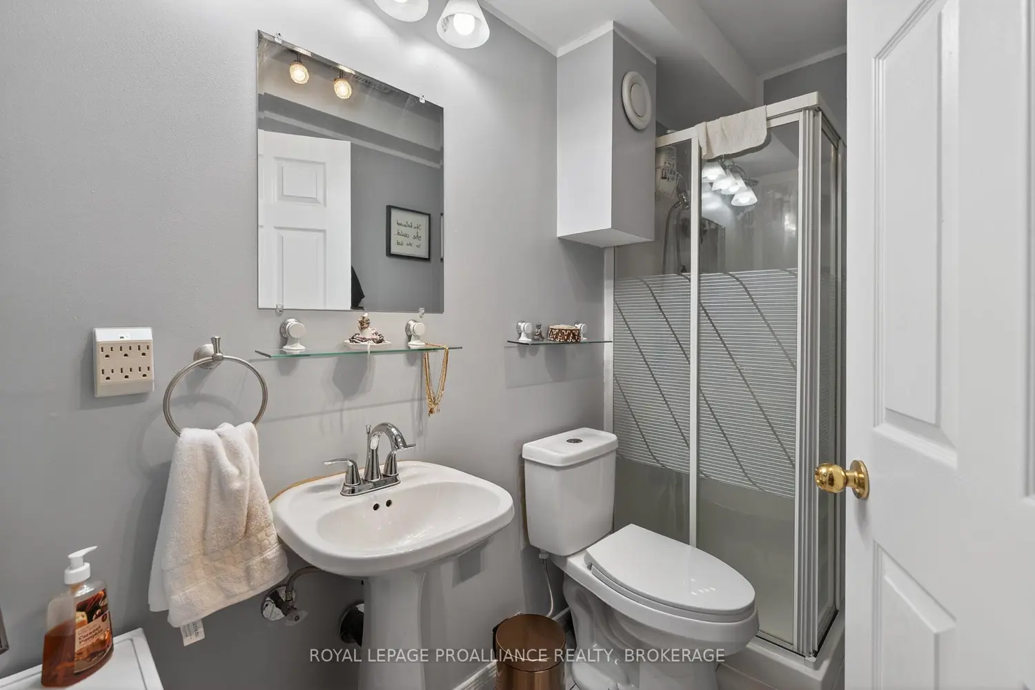 Additional image 17 of 1402 Thornwood Crescent
