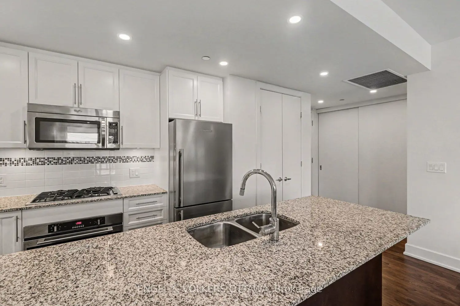Additional image 3 of 7 Marquette Avenue 318