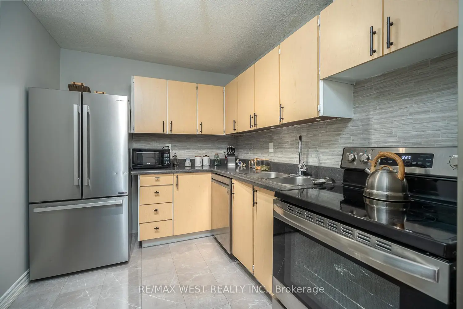 Additional image 6 of 1100 Caven Street 310
