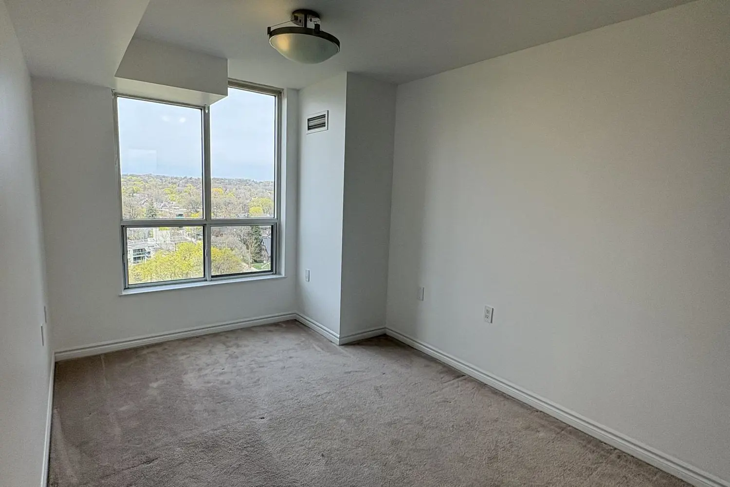 Additional image 11 of 388 Bloor Street 1605