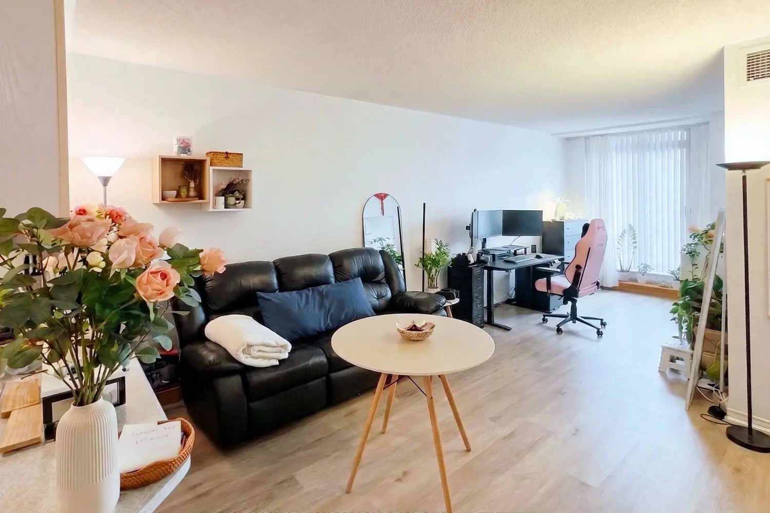Additional image 3 of 7398 Yonge Street 106