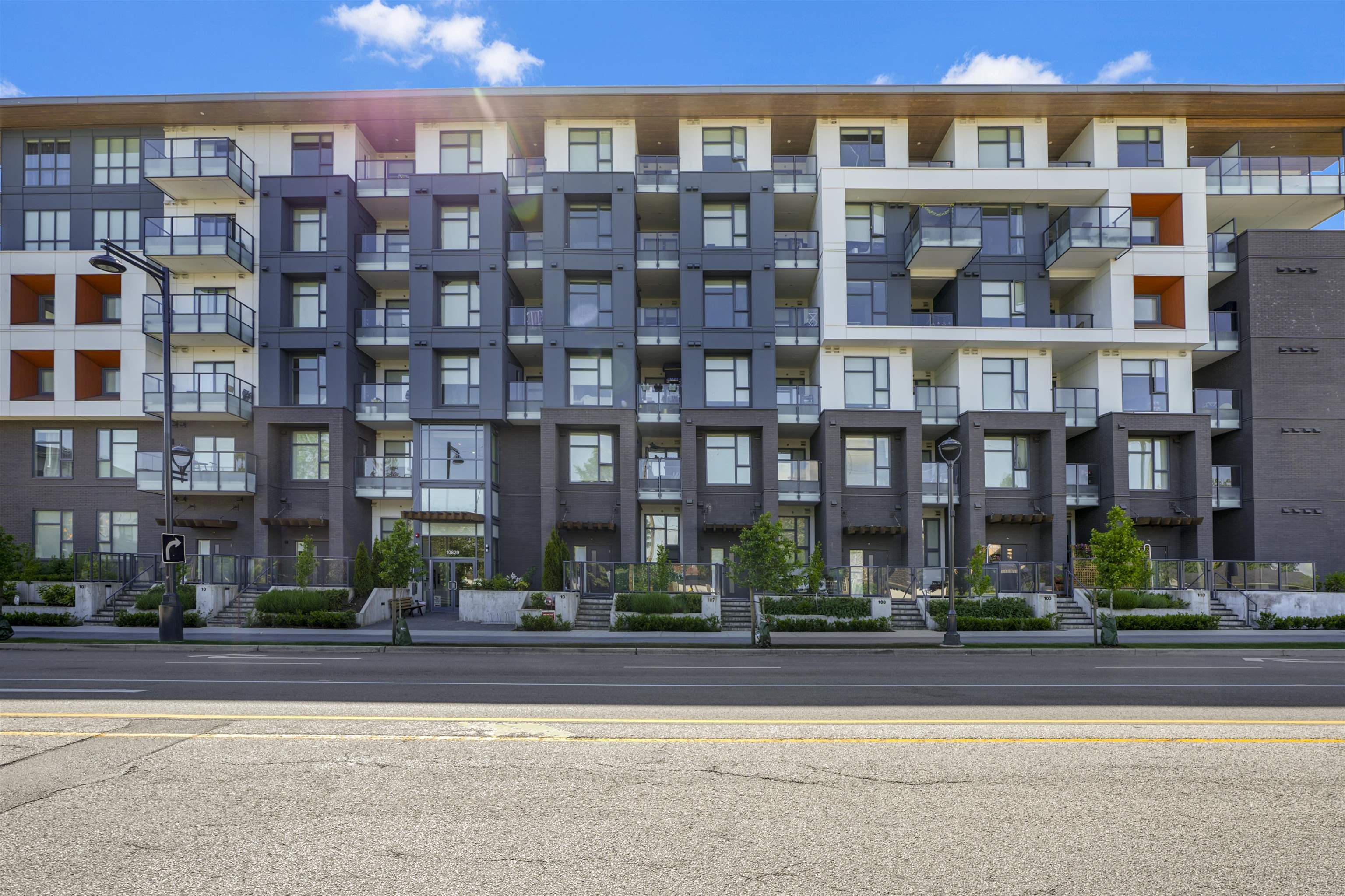 Additional image 3 of E206-10829 140 Street, Surrey, BC, V3R 0H4