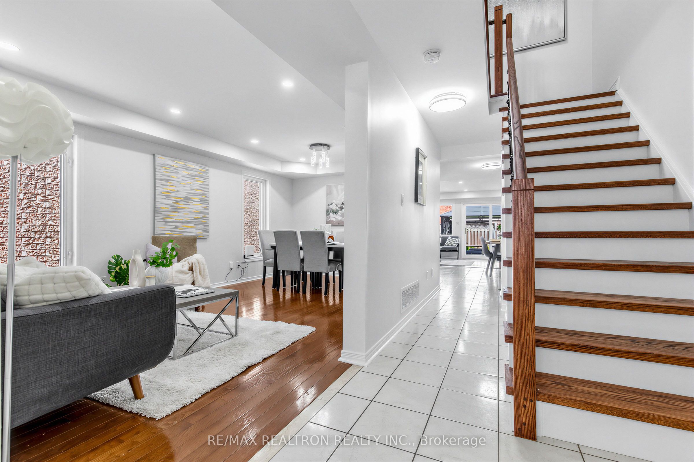 Additional image 5 of 664 Sunbird Trail, Pickering, ON, L1X 2X6