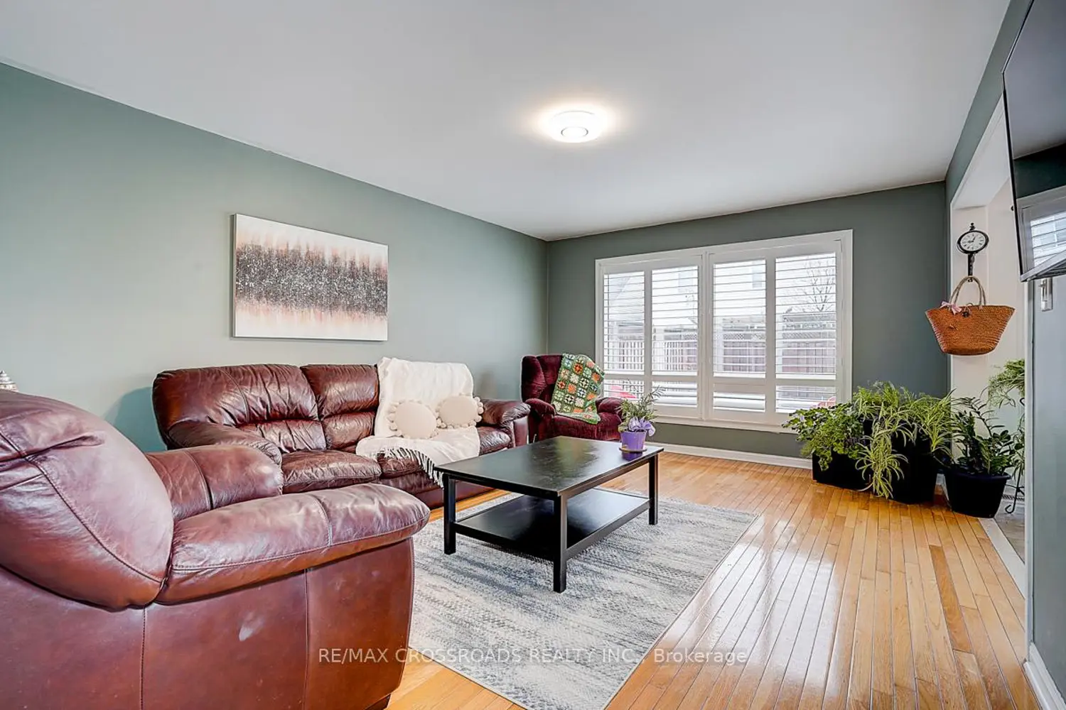 597 Caverhill Crescent photo 4