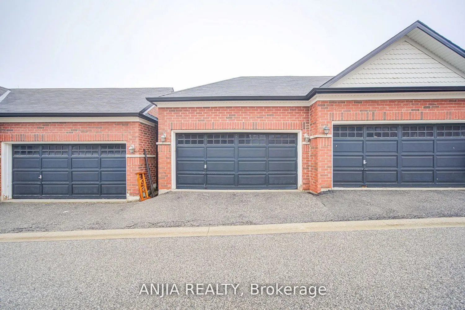 Additional image 18 of 1124 Bur Oak Avenue