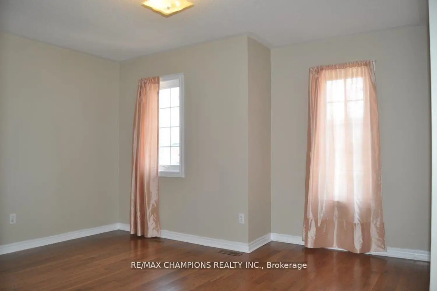 Additional image 8 of 104 Masters Green Crescent