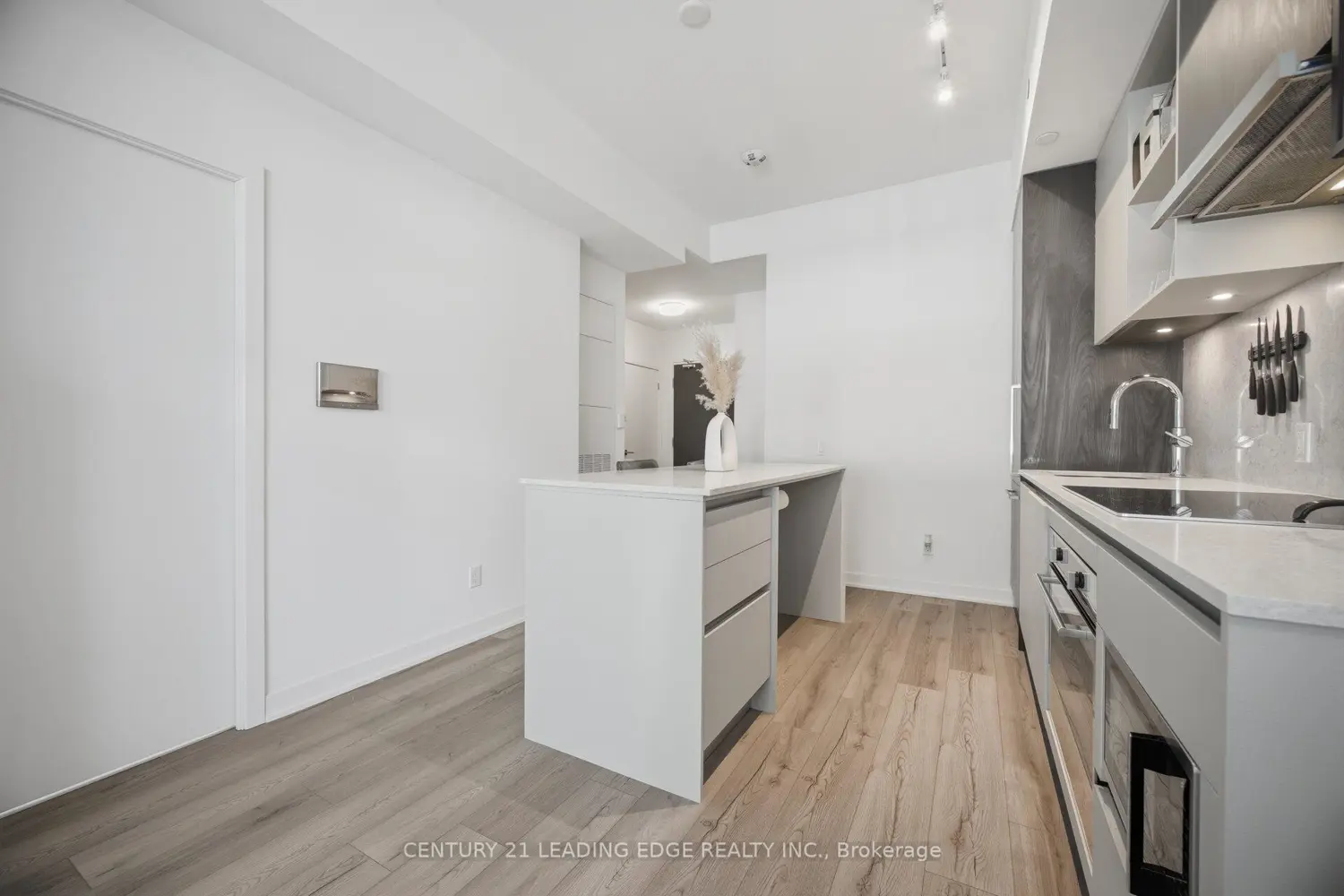Additional image 3 of 405 Dundas Street 317