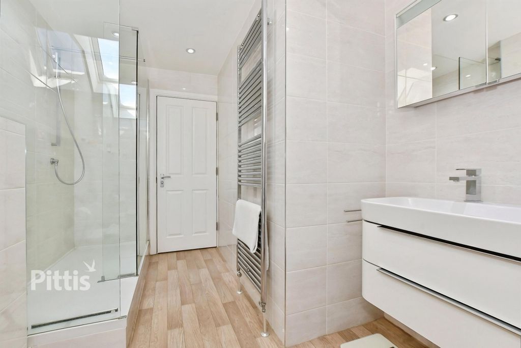 Additional image 13 of 3 bed flat to rentCliff Road, Totland Bay PO39