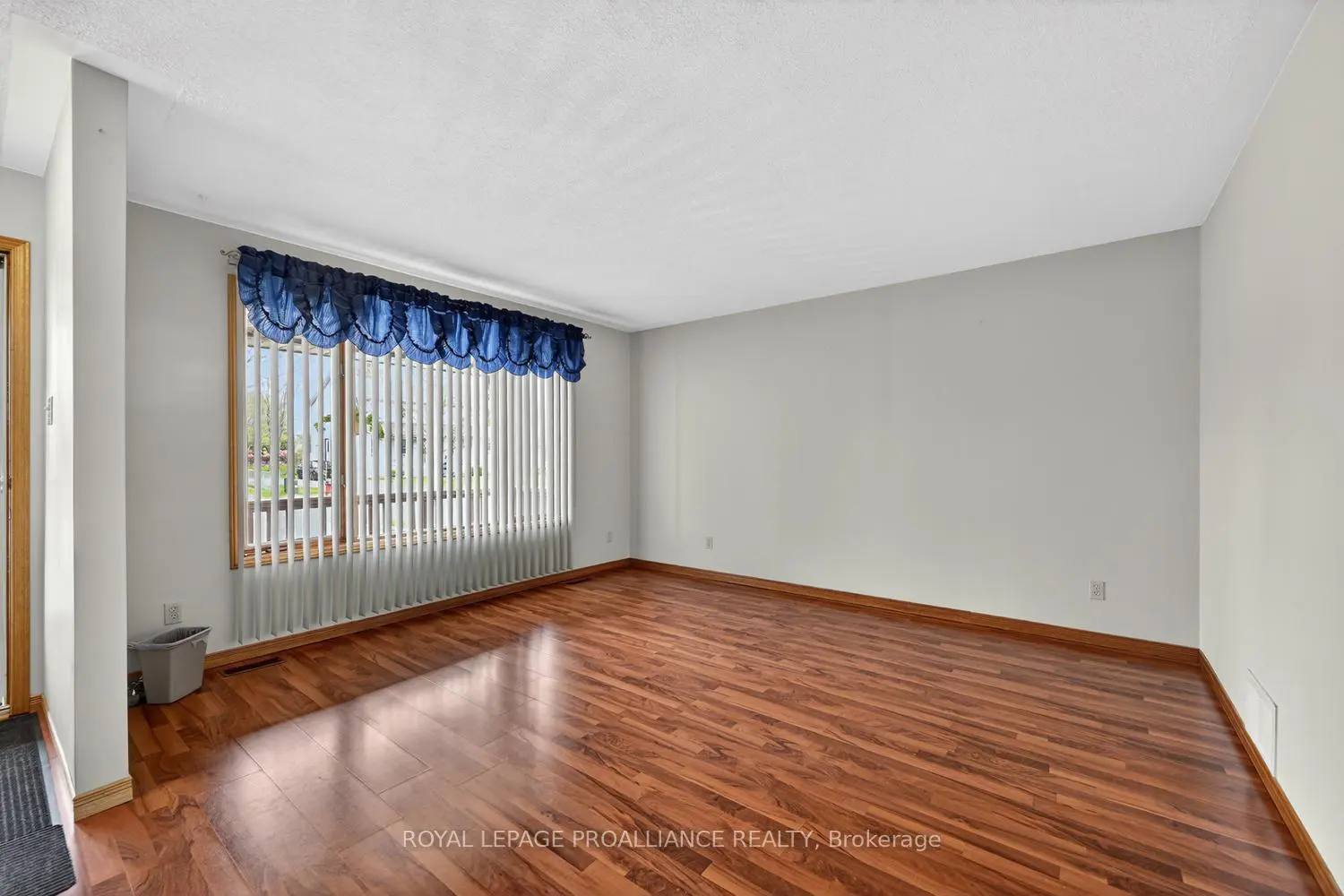 5126 Meadowland Drive photo 4