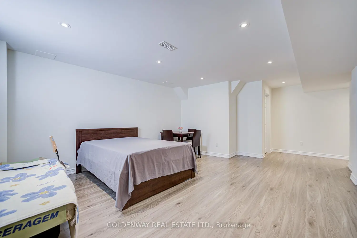 Additional image 18 of 9 Duke Of Cornwall Drive
