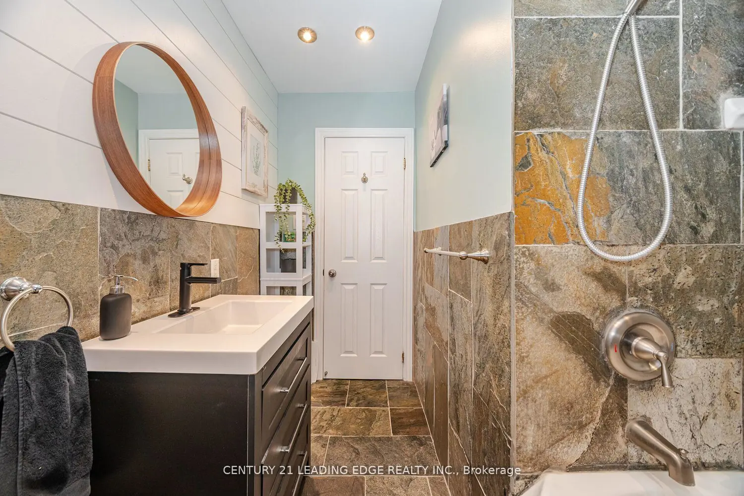 Additional image 11 of 586 Curzon Avenue