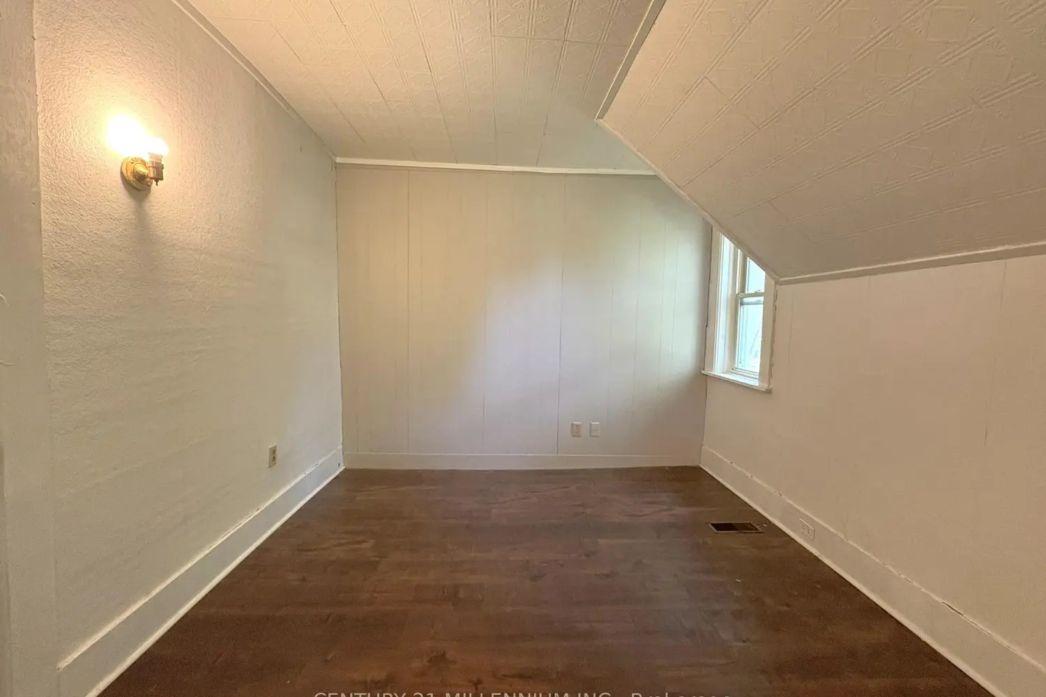 Additional image 8 of 598323 2Nd Line