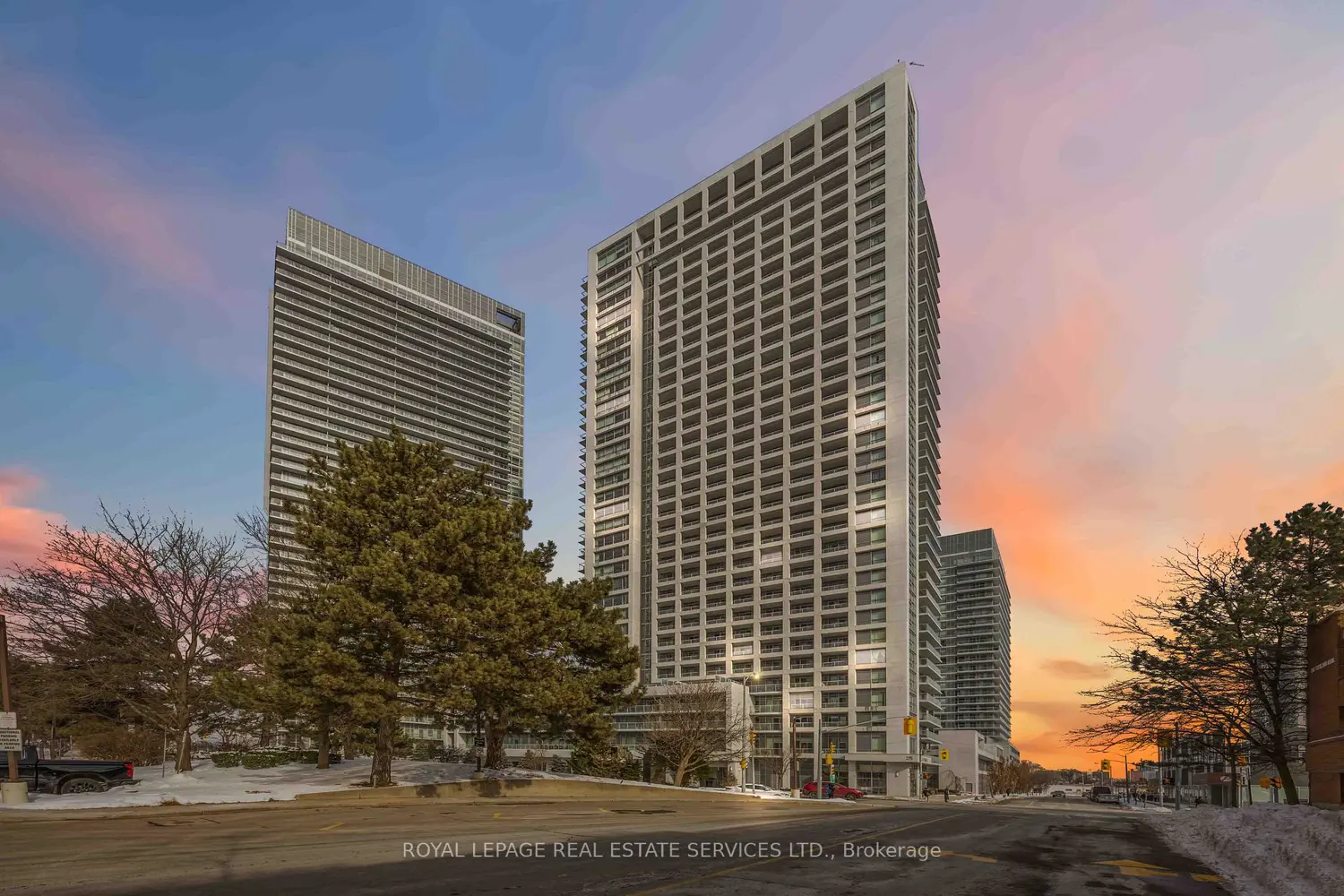 275 Yorkland Road 306