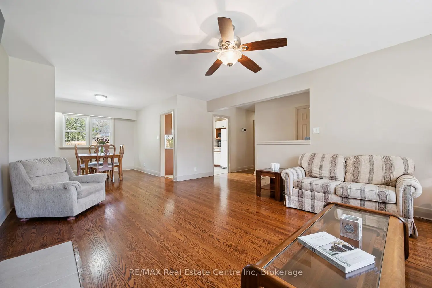 8 Harcourt Drive photo 3
