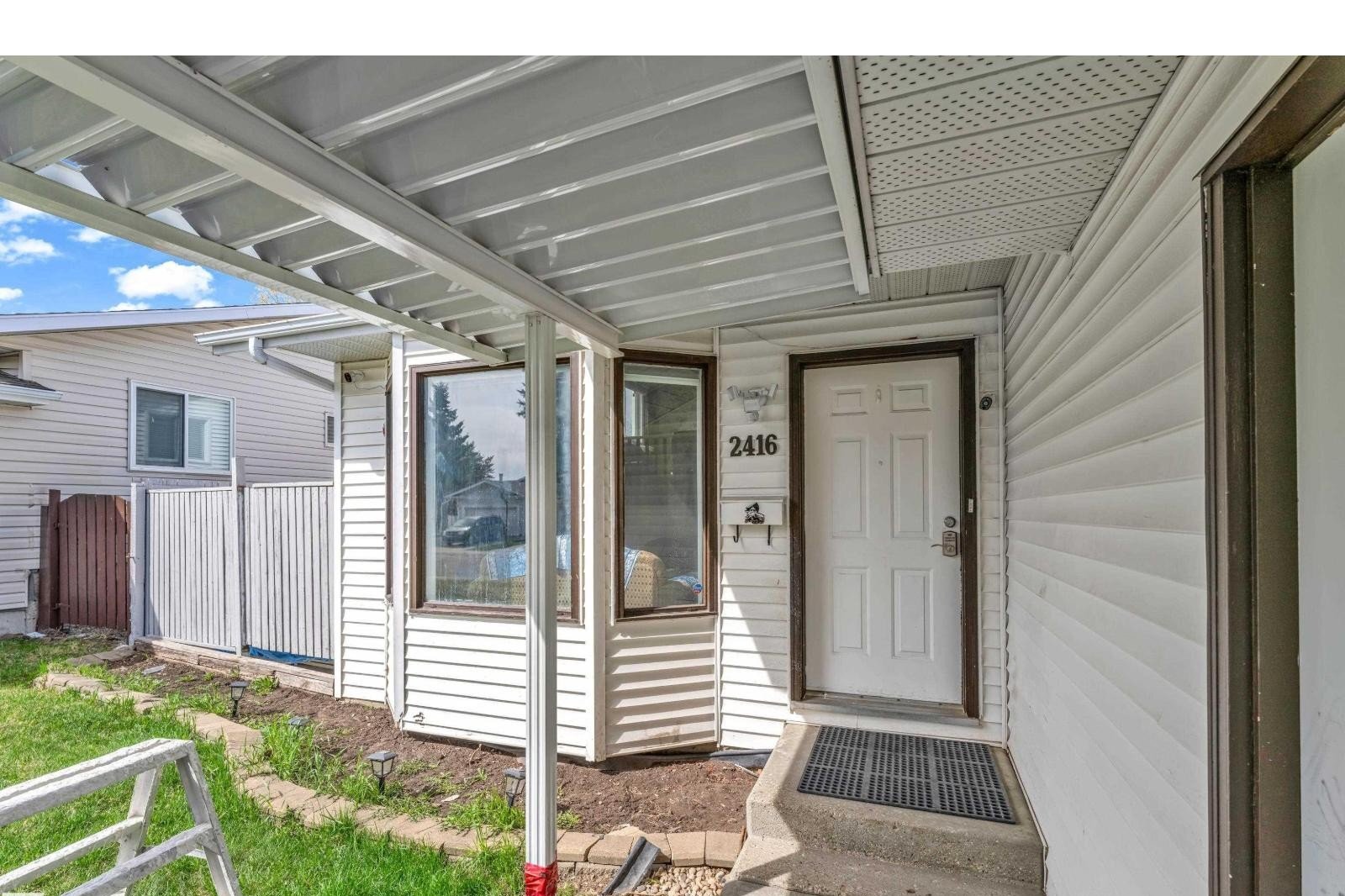 Additional image 8 of 2416 35 Street NW, Edmonton, AB, T6L4M3