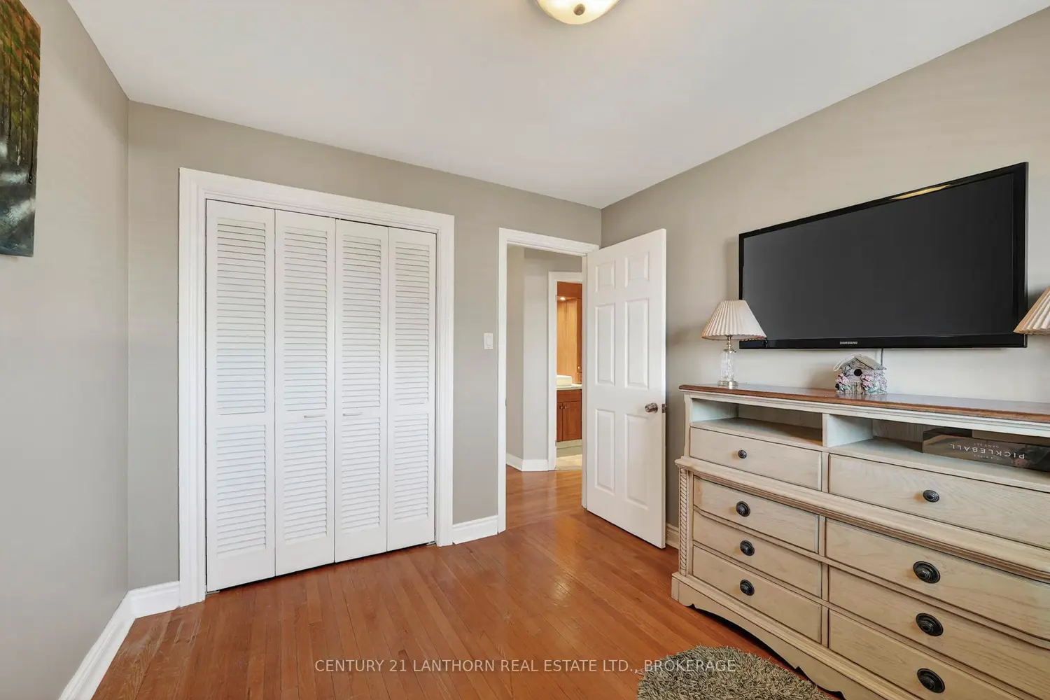 Additional image 12 of 417 Beach Avenue