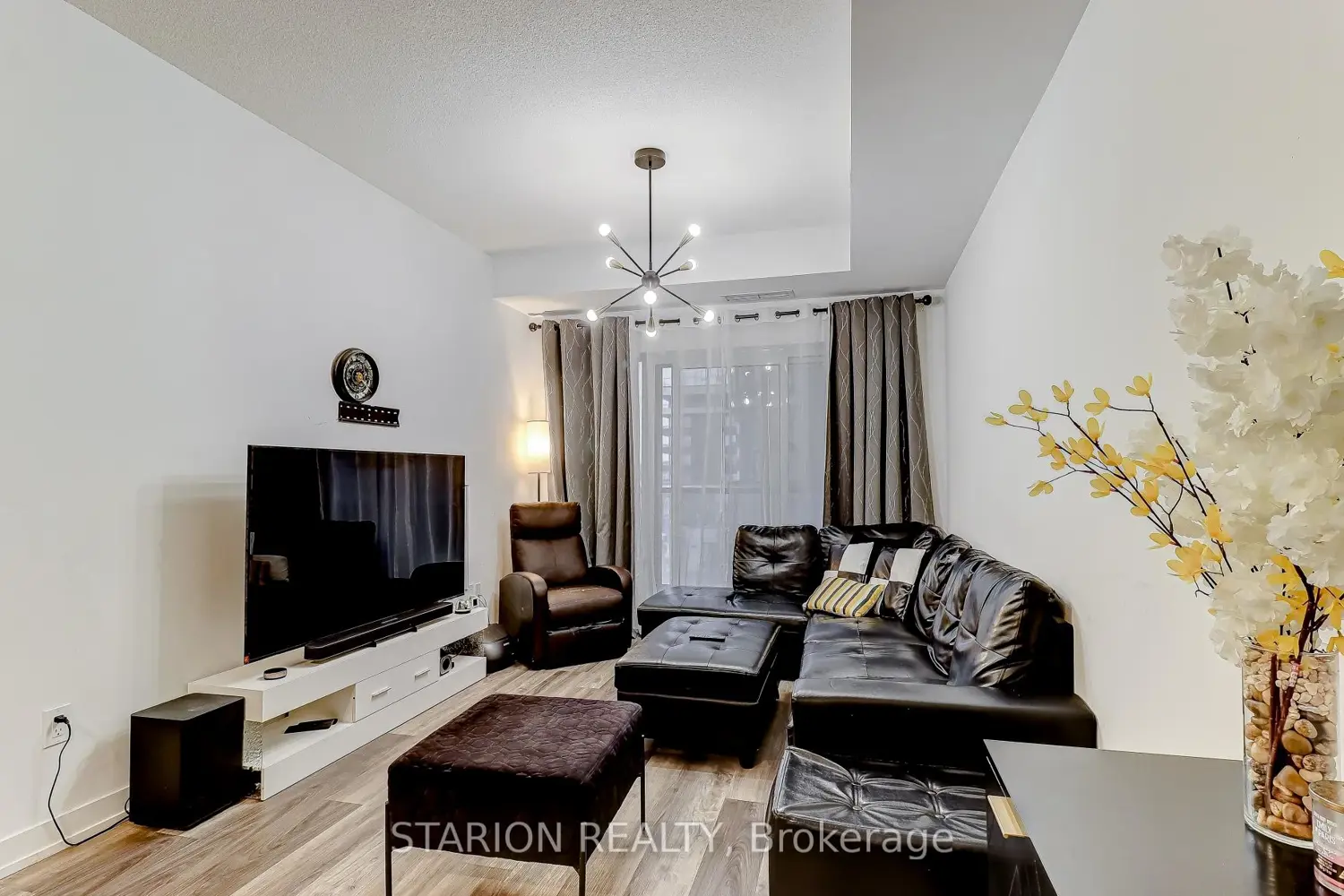 Additional image 5 of 1480 Bayly Street 322