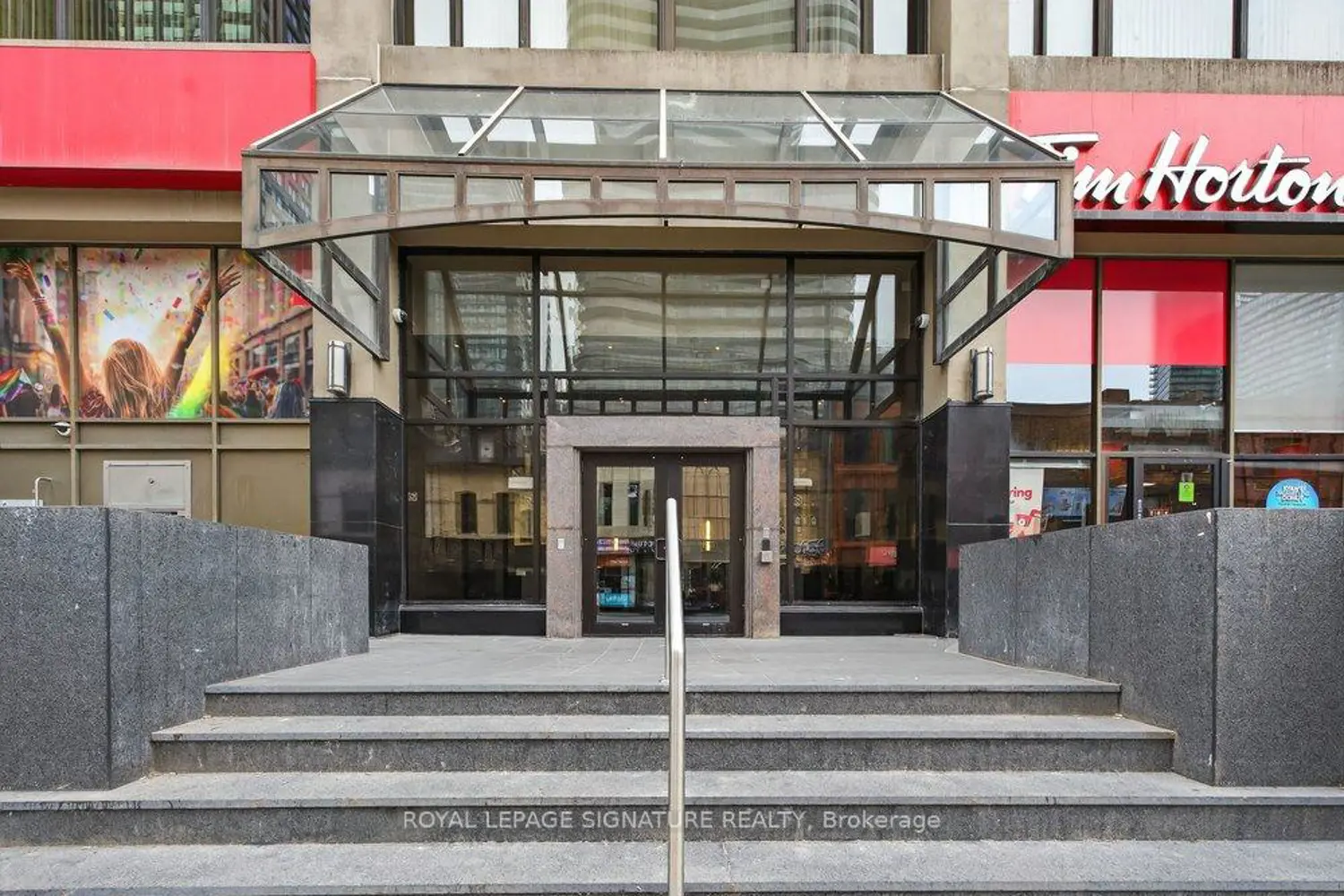 Additional image 18 of 555 Yonge Street 707
