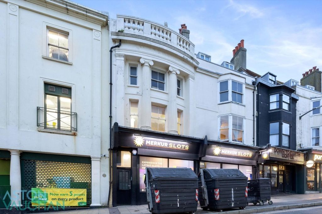 Additional image 2 of 3 bed flat to rentSt James Street, Brighton BN2