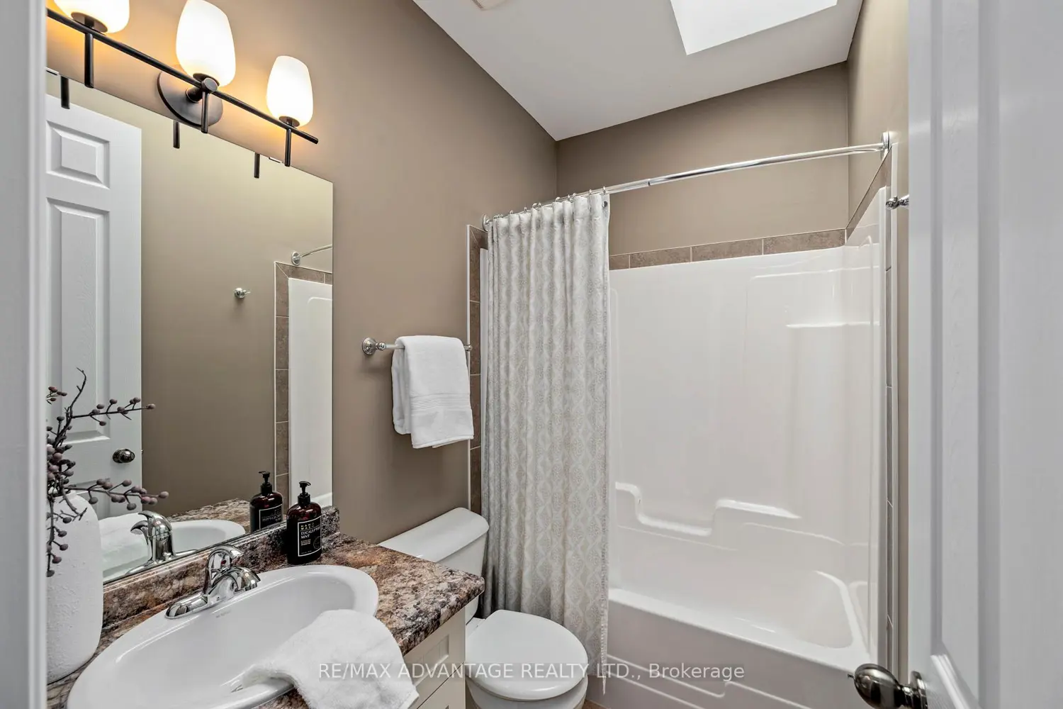 Additional image 7 of 2615 Colonel Talbot Road 28