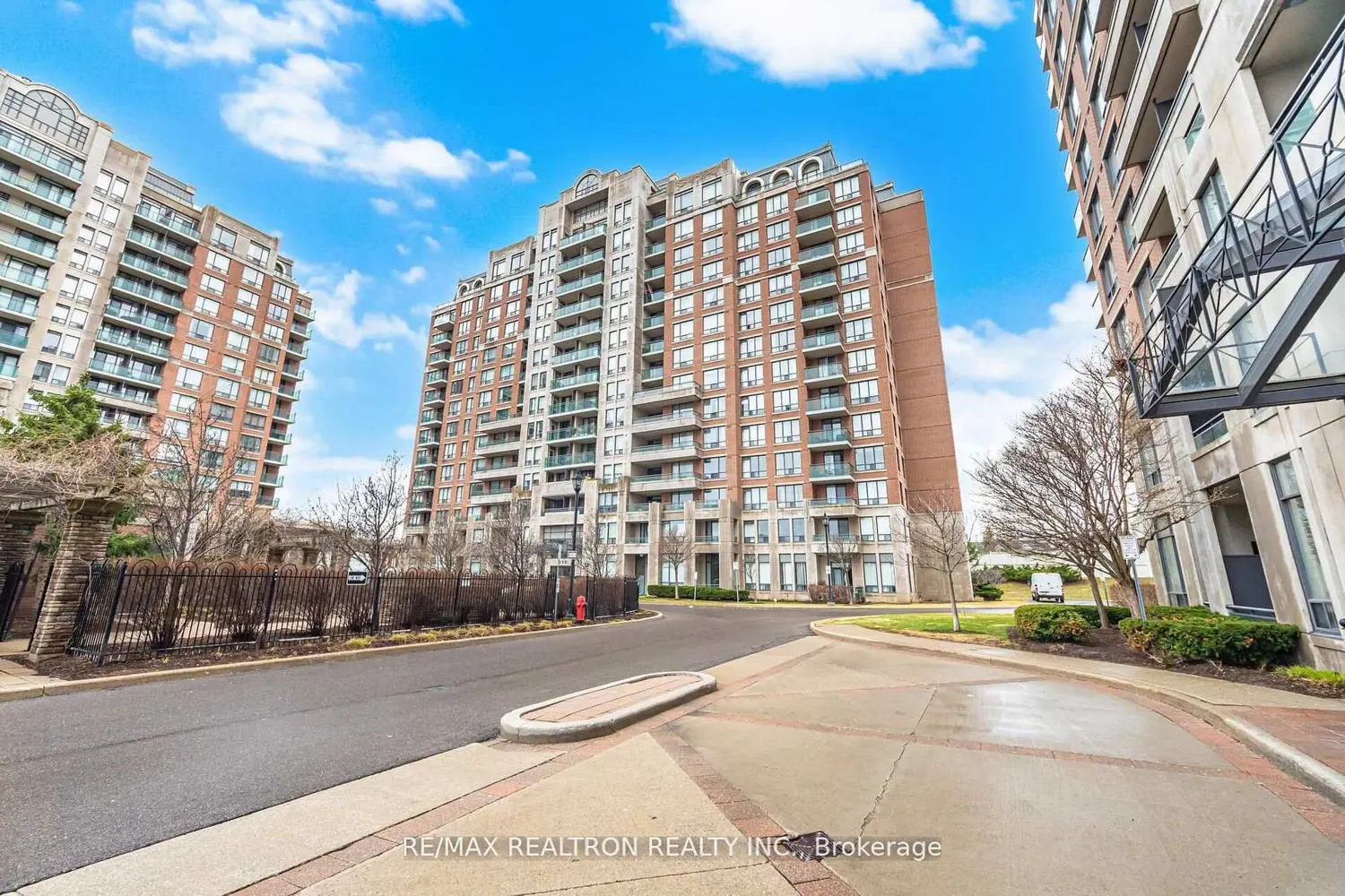 330 Red Maple Road 411