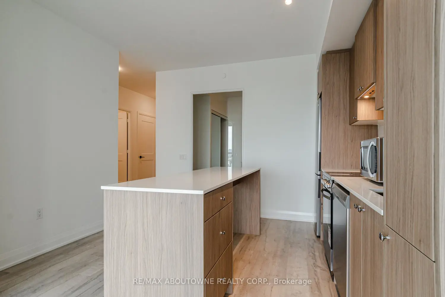 Additional image 9 of 50 George Butchart Drive 814