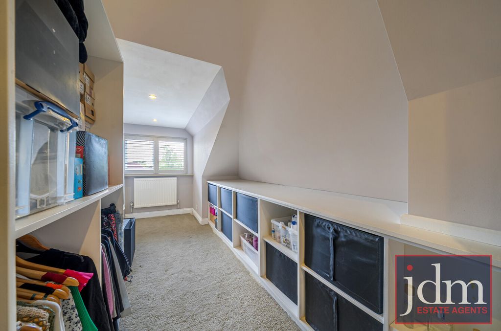 Additional image 16 of 5 bed detached house to rentClarendon Way, Chislehurst BR7