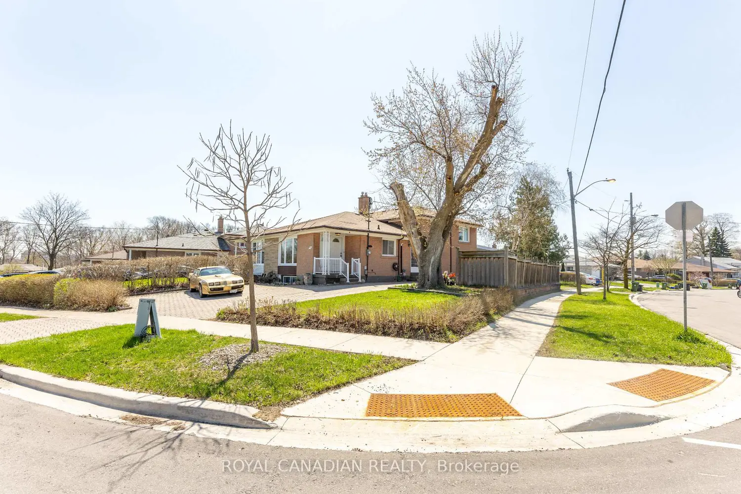 16 Gambello Crescent