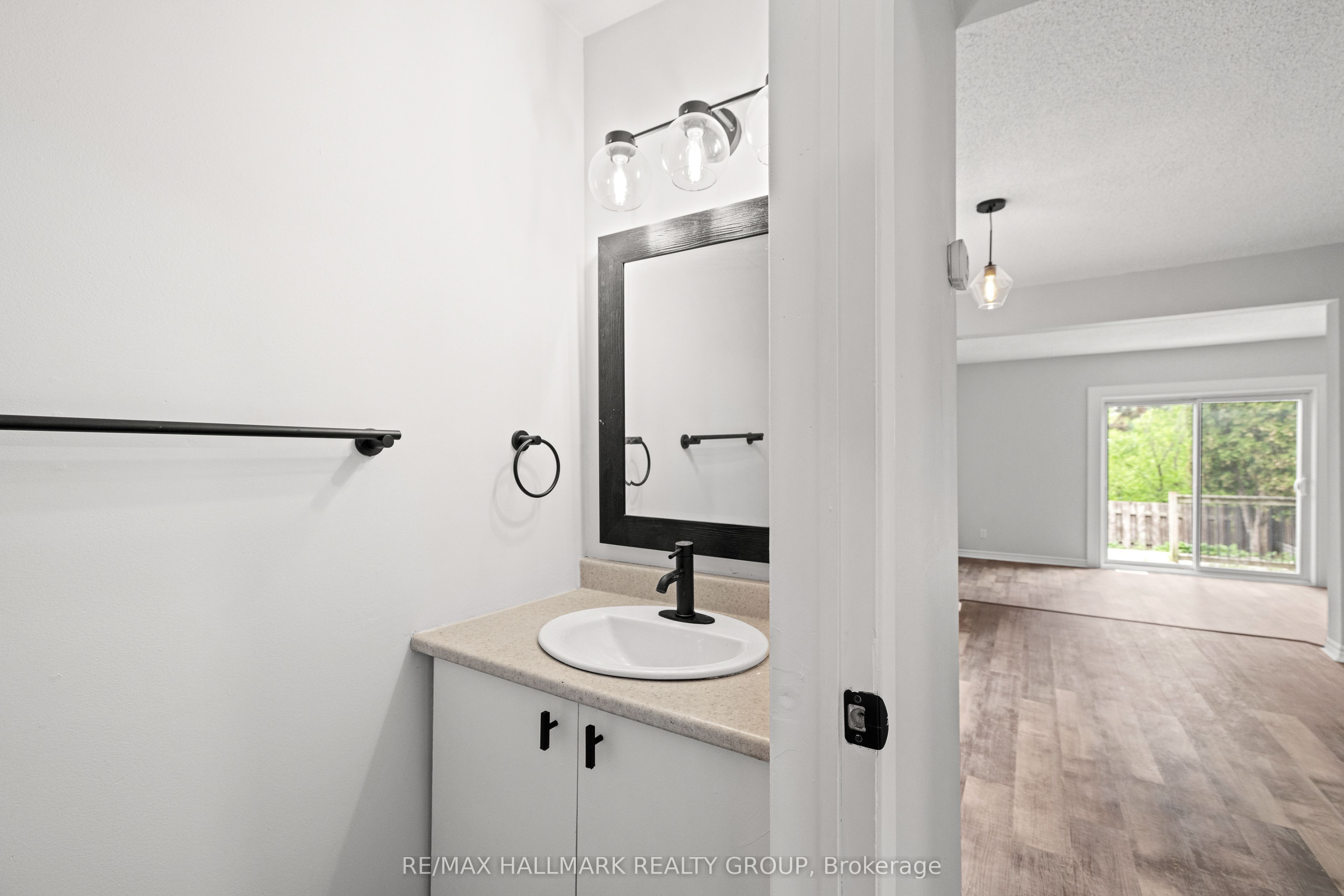 Additional image 5 of 1083 Millwood Court, Ottawa, ON, K1C 3E9