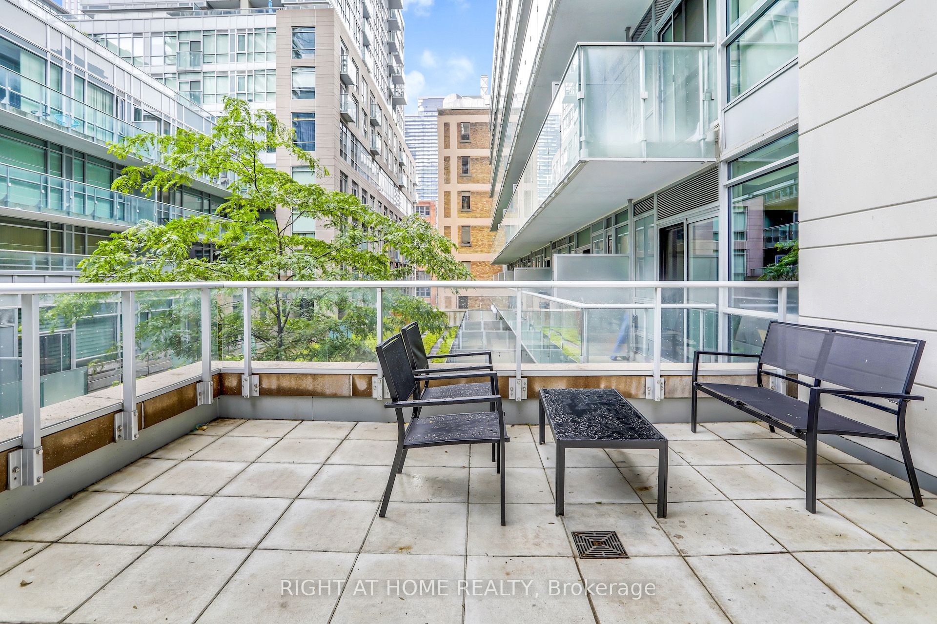 Additional image 4 of 311-199 Richmond Street W, Toronto, ON, M5V 0H4