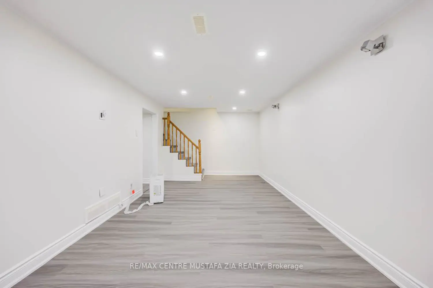 Additional image 15 of 561 Wingrove Crescent