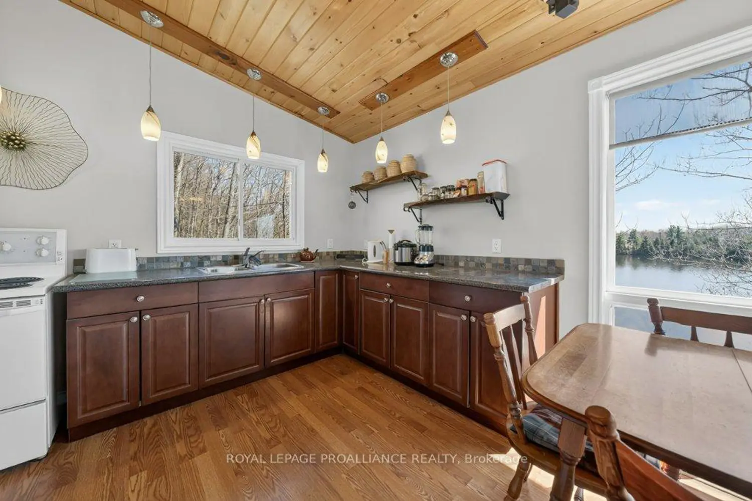 Additional image 11 of 1076 Valley Lane