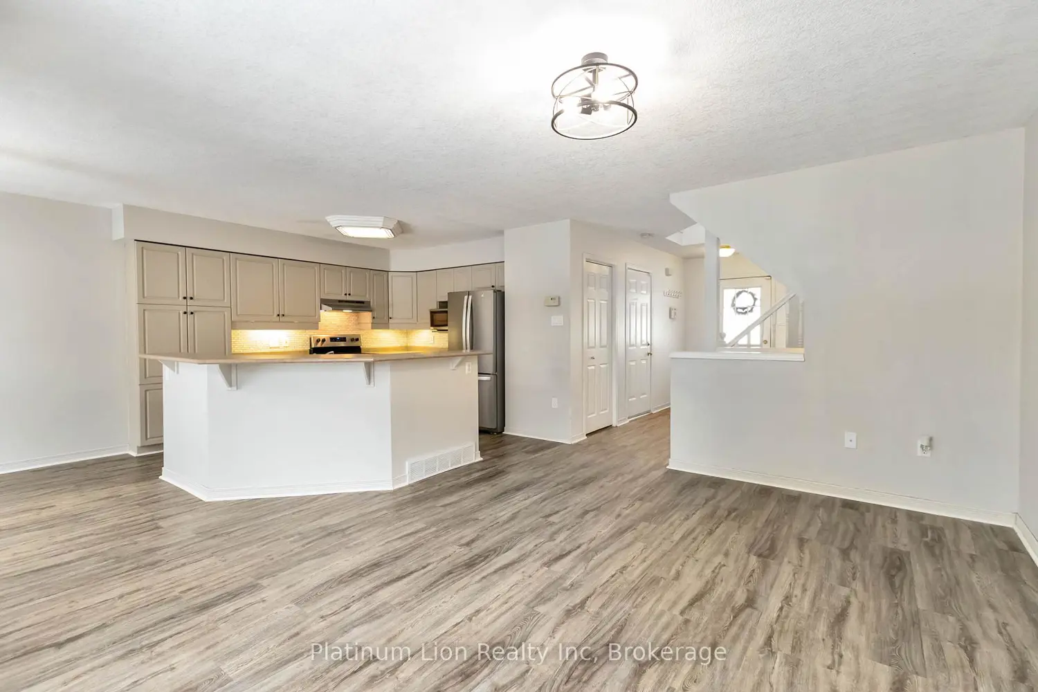 21 Axford Parkway photo 4