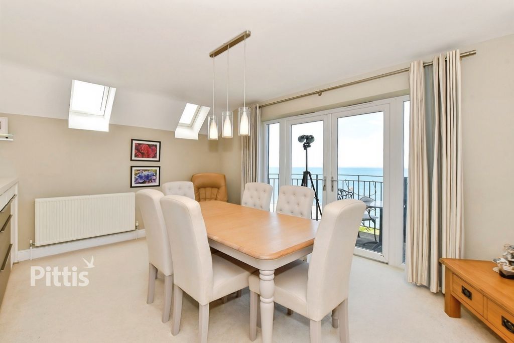Additional image 6 of 3 bed flat to rentCliff Road, Totland Bay PO39