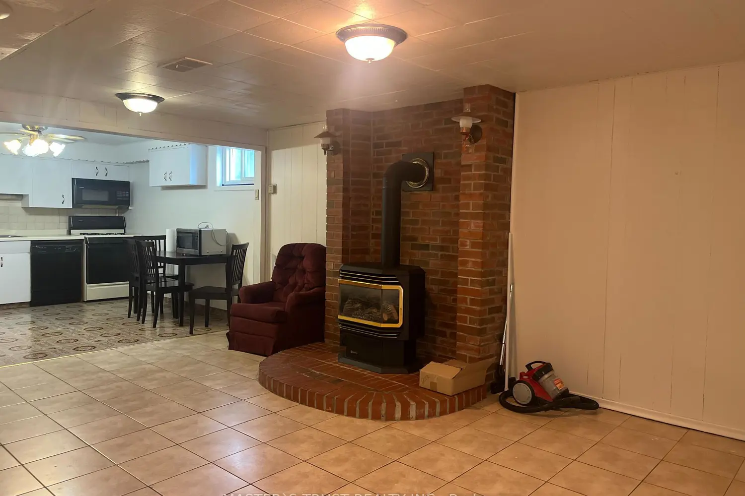 Additional image 14 of 5568 Drummond Road
