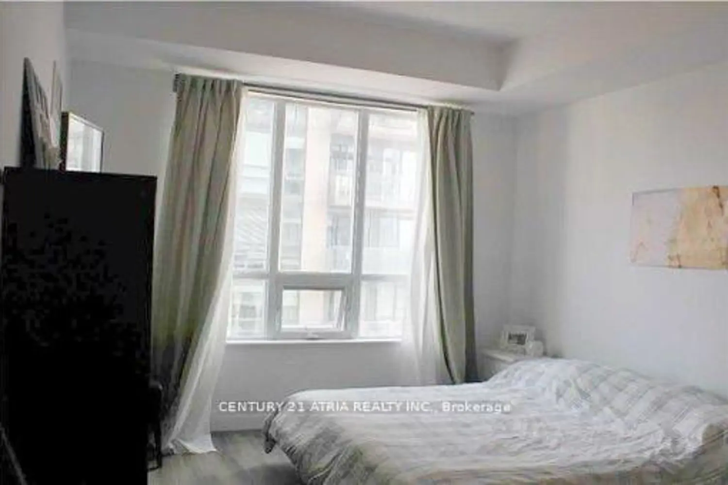 Additional image 7 of 530 St Clair Avenue 1004