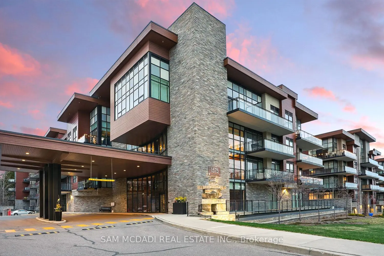 1575 Lakeshore Road 415