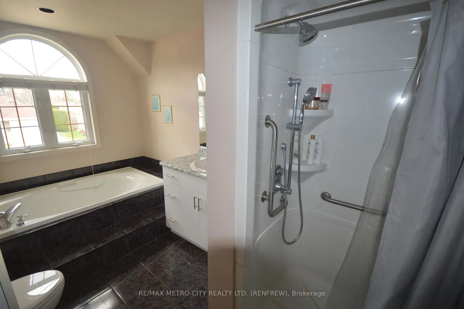 Additional image 10 of 225 Vanier Crescent